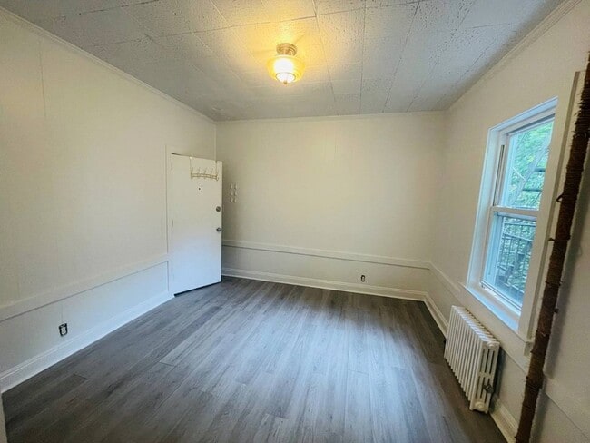 Building Photo - 420 Littleworth Ln
