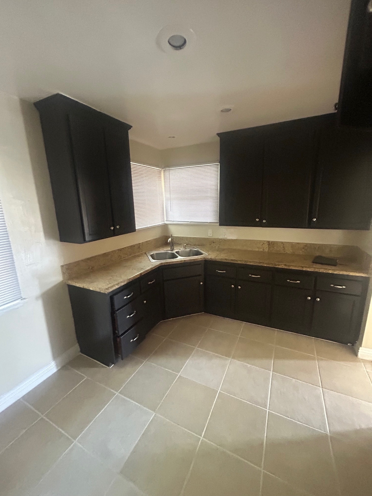 Building Photo - 2911 W 129th St