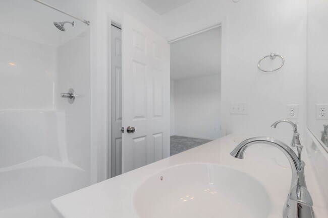 Building Photo - 1829 Shady Ln