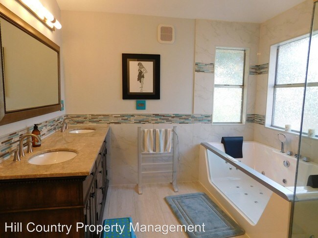 Building Photo - 13218 Tamayo Dr