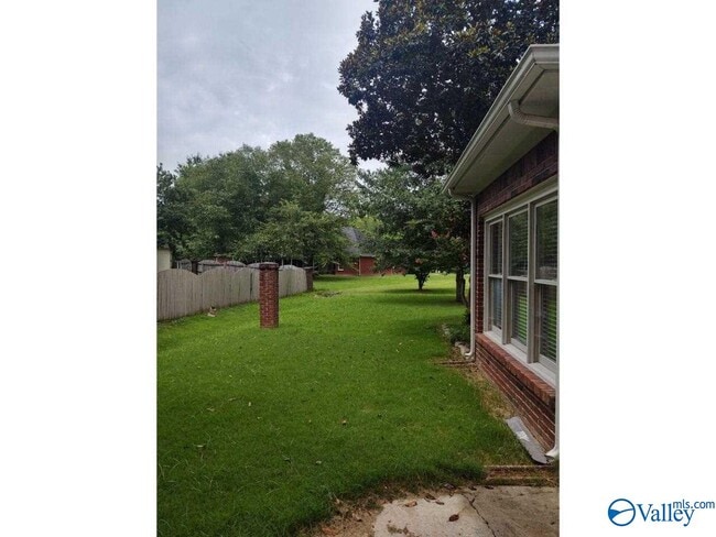 Building Photo - 3102 Connomara Ct SE