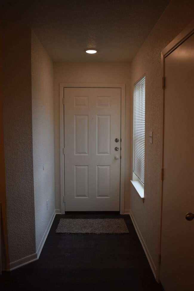 Building Photo - 504 S Juanita Dr