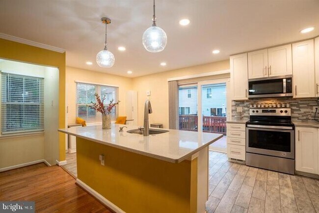 Building Photo - 3500 Vintage Spg Ter