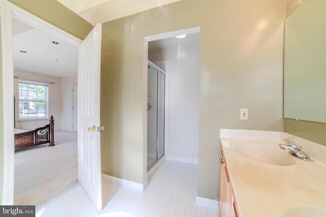 Building Photo - 651 Fawn Cir