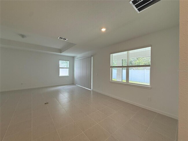 Building Photo - 3915 Big Sky Dr