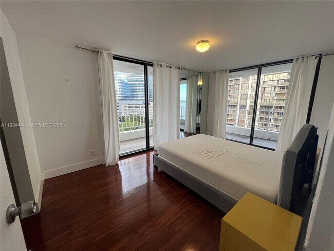 Building Photo - 200 SE 15th Rd