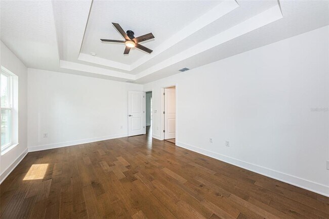 Building Photo - 1701 25th Ave N