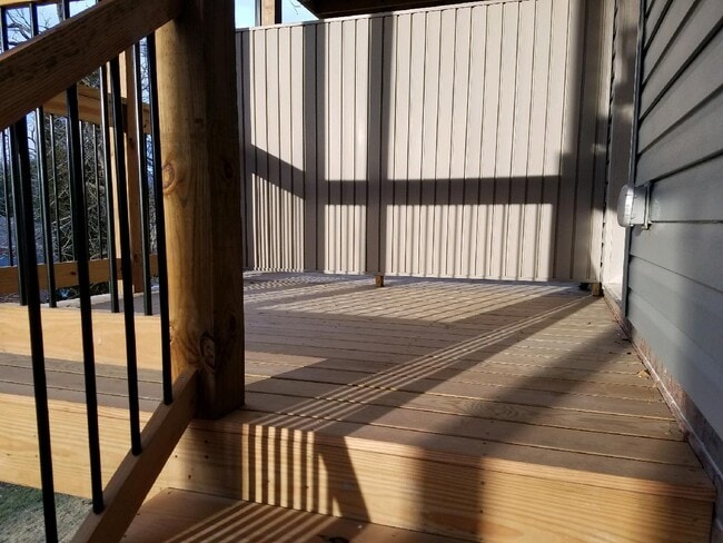 Building Photo - 364 Rock Springs Rd