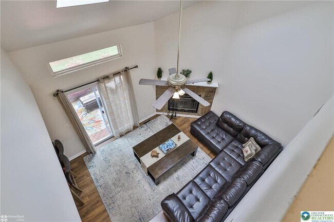 Building Photo - 204 Ridings Cir