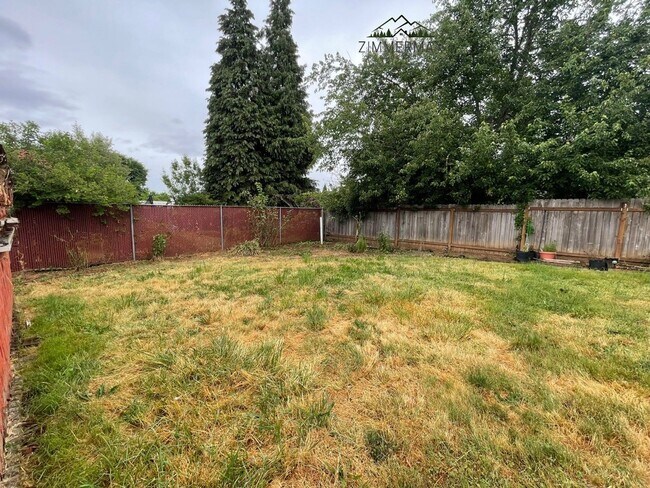 Building Photo - 2 Bedroom for Rent in Cottage Grove