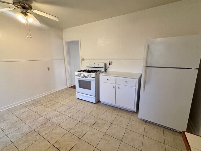 Building Photo - Fairview Properties