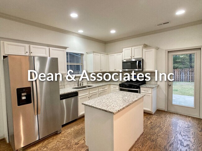 Building Photo - 2044 Springfield Dr