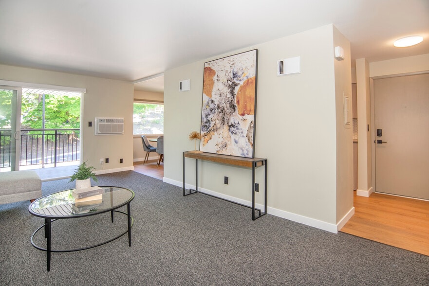 Primary Photo - Greenview Manor Apartments