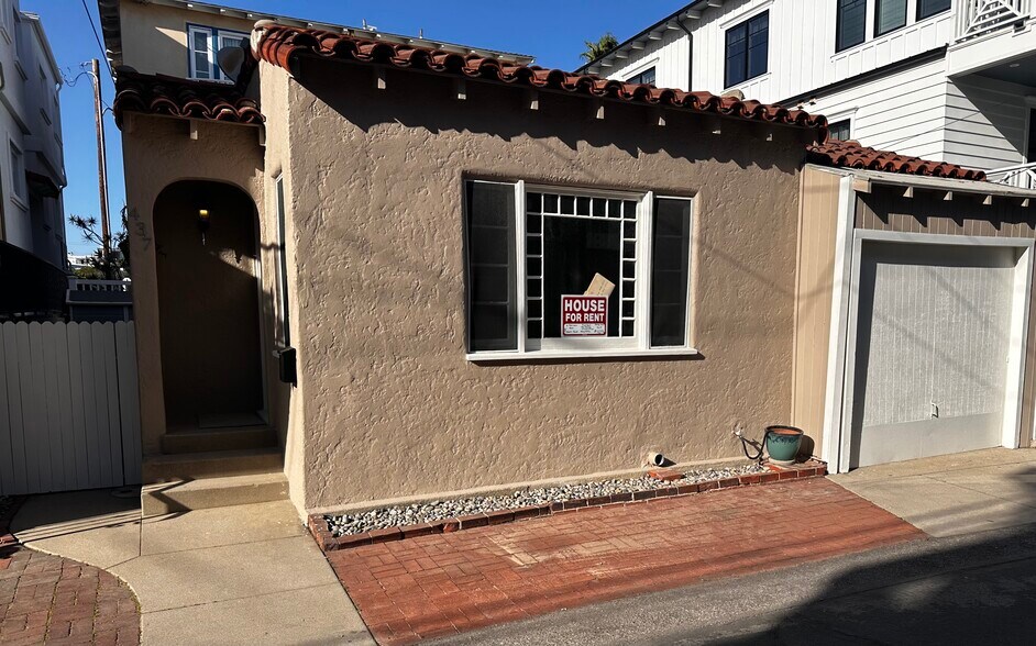 Building Photo - 437 23rd Pl