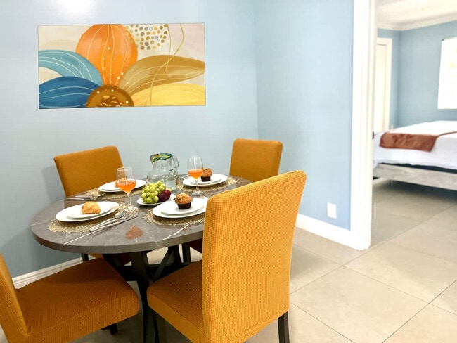 Building Photo - 4211 NE 13th Ave