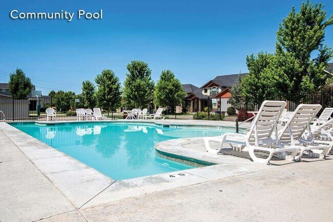 Building Photo - 1019 Opus St E