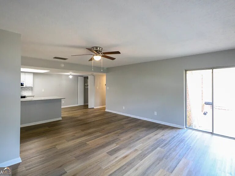 Building Photo - 102 Westcliff Cir