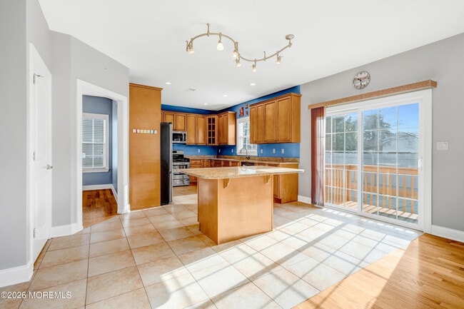 Building Photo - 1000 Eighth Ave