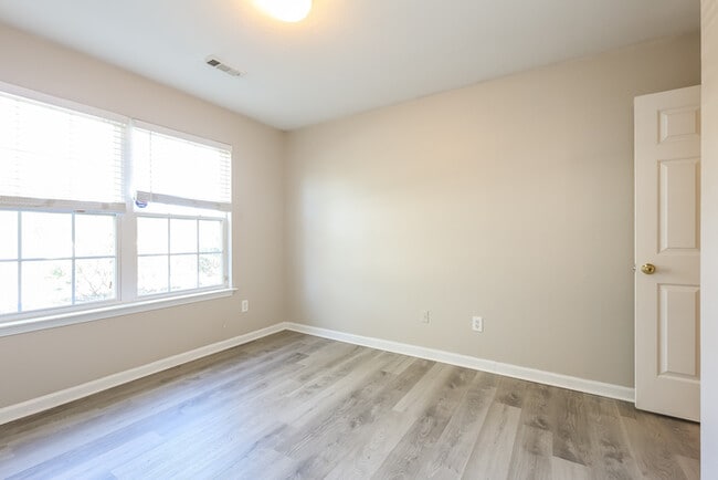 Building Photo - Charming 3 Bedroom Greenville Home