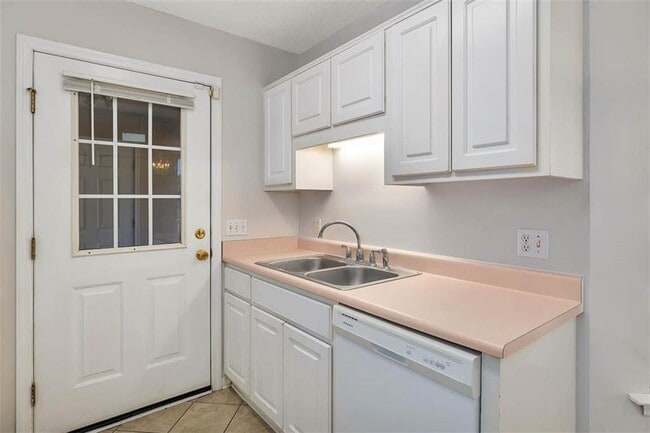 Building Photo - 202 Nell Leone Dr