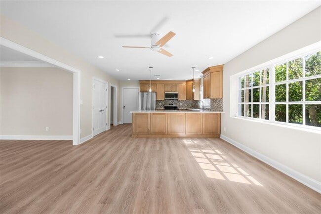 Building Photo - 11 Brightwaters Cir NE