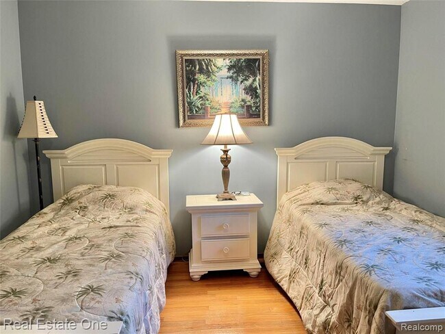 Building Photo - 5255 Folkstone Dr