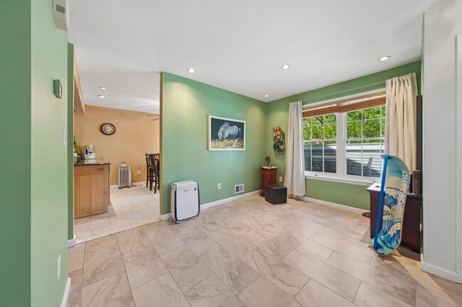 Building Photo - 212 Westchester Ct