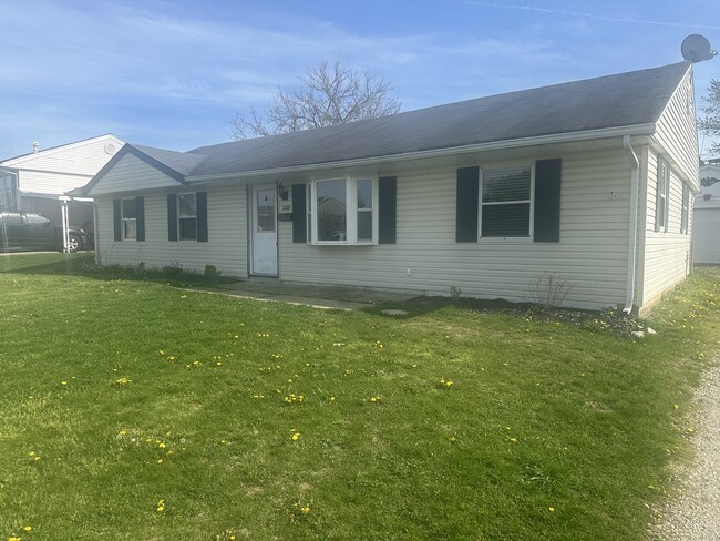 Building Photo - 1207 Chalet Ave