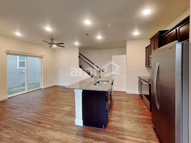 Building Photo - 33064 Eagle Peak Ln