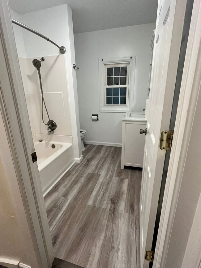 Building Photo - 425 Dorset St