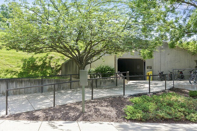 Building Photo - 10500 Rockville Pike