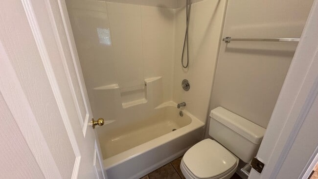 Building Photo - 3 Bedroom 2.5 Bath in West Jordan!