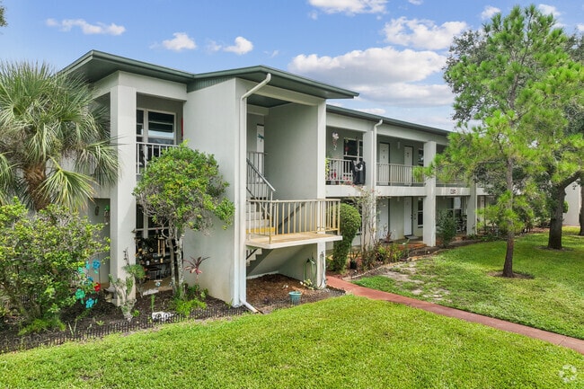Building Photo - Tarpon Springs Manor Apartments