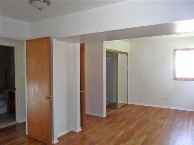 Building Photo - 2725 Brandywine Dr