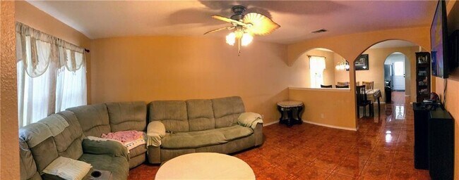 Building Photo - 15117 Bigelow Dr