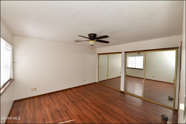 Building Photo - 2629 Lake Victoria Dr