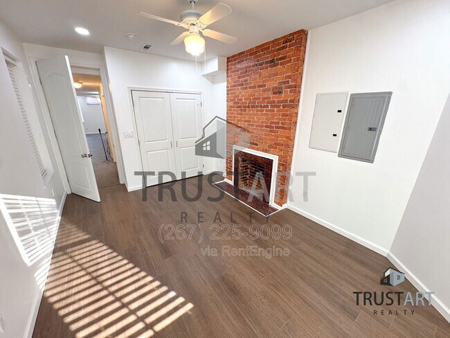 Building Photo - 910 N 41st St