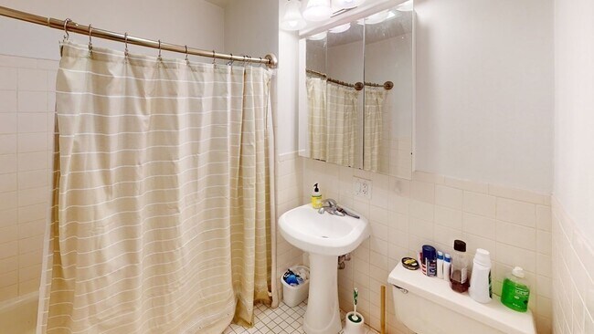 Building Photo - 674 Washington St