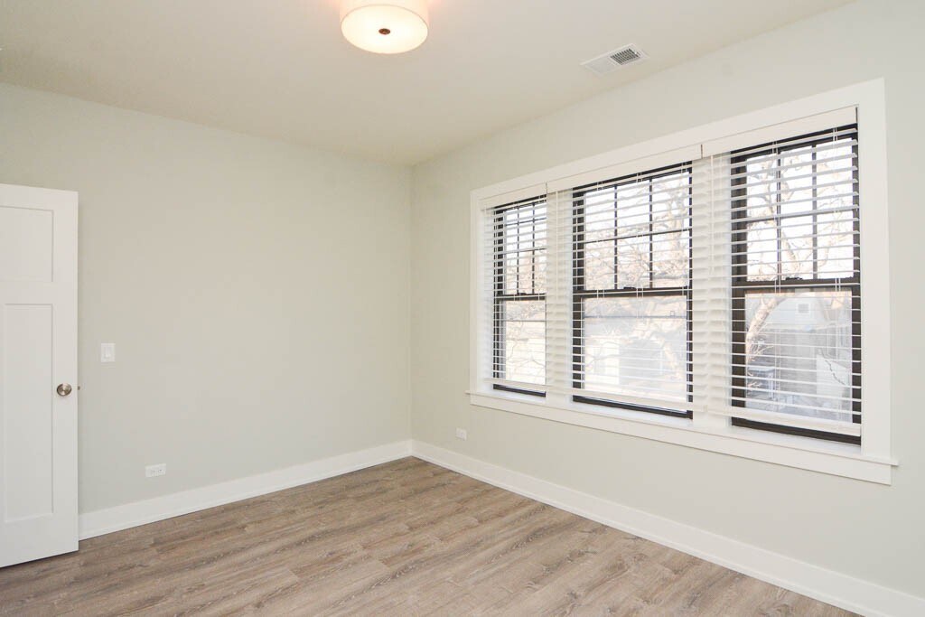 Building Photo - 818 Crain St