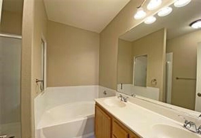 Building Photo - Second-Floor Summerlin Condo with Unobstructed Park Views