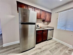 Building Photo - 5295 Indian River Dr
