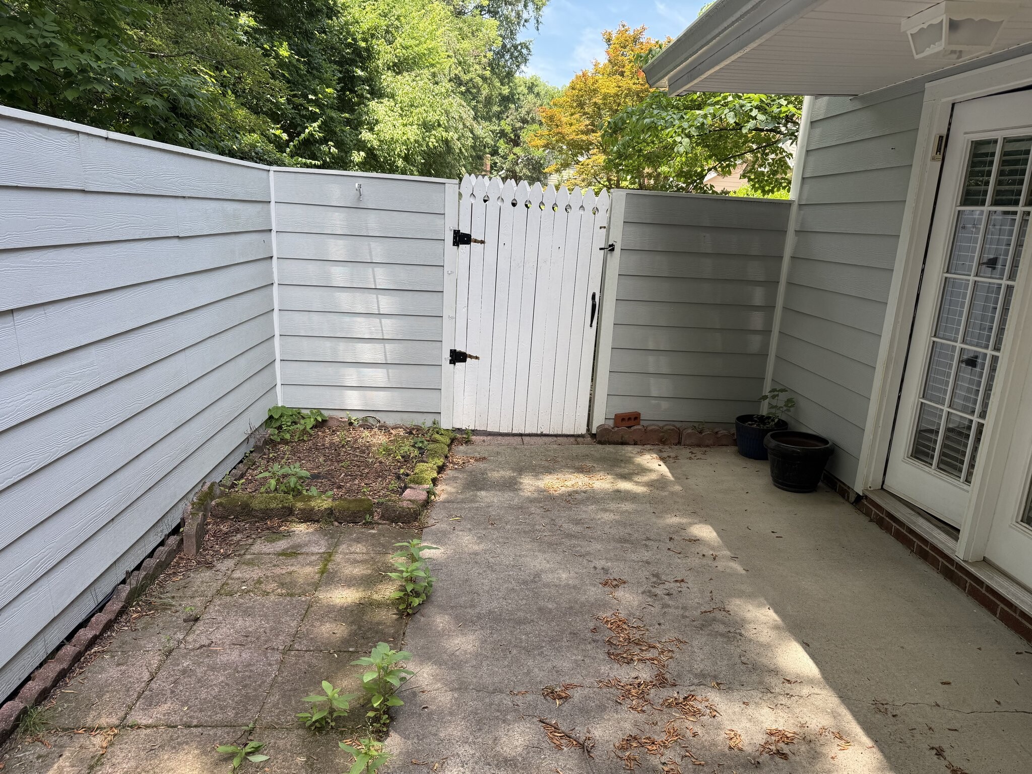 Building Photo - 9453 Kings Falls Dr