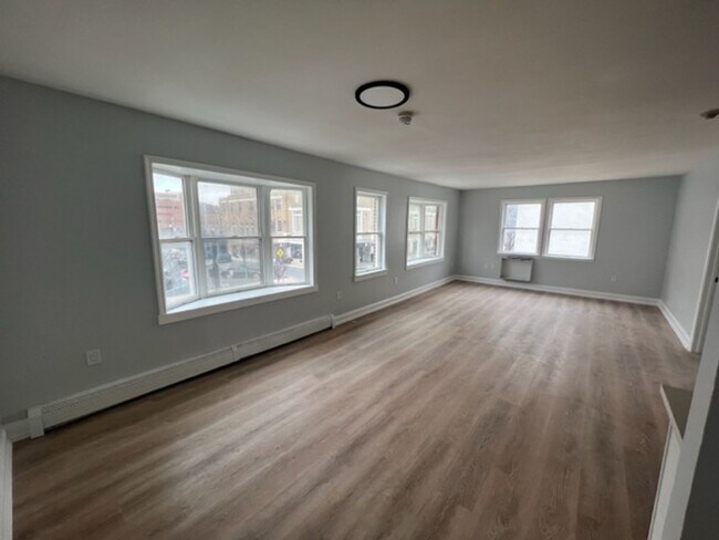 Building Photo - Riverview Apartments