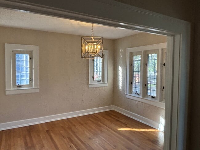 Building Photo - 1110 Orlando Pl