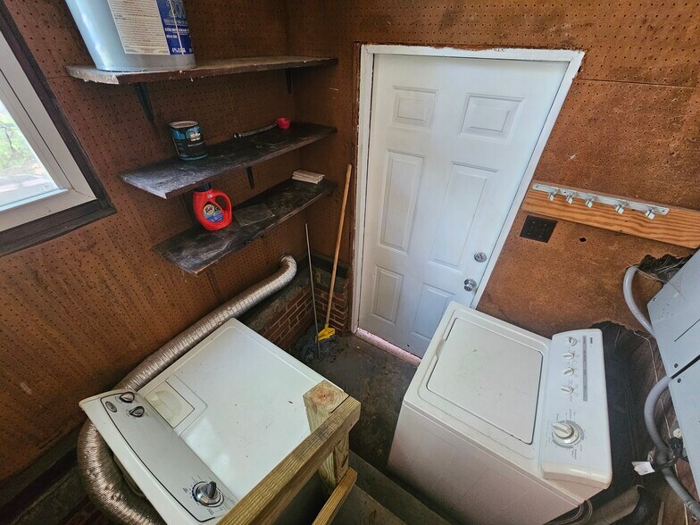 Laundry - 210 Granby Park