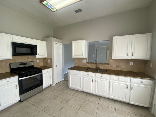 Building Photo - 14322 Rainy Sun Cir