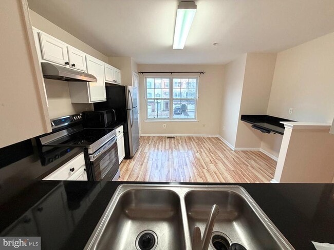 Building Photo - 540 Bridgeport Pl