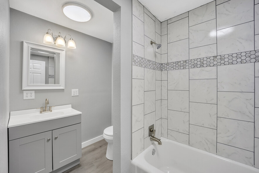 Building Photo - 4255 State Highway 323 W