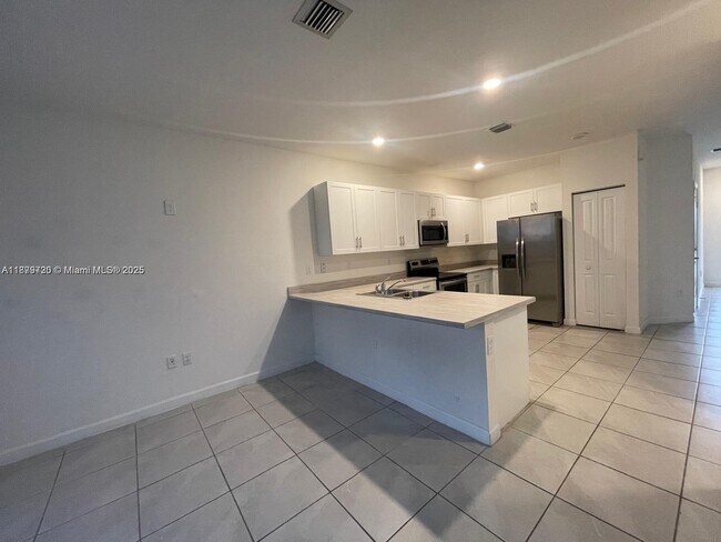 Building Photo - 13383 SW 287th Ter