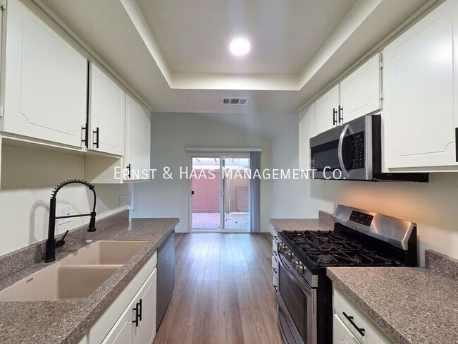 Building Photo - 12512 Cuesta Dr